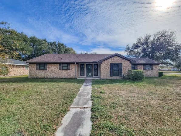 1610 Maryon St, Baytown, TX 77523