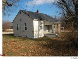 105 E Spencer St, Cuba, MO 65453