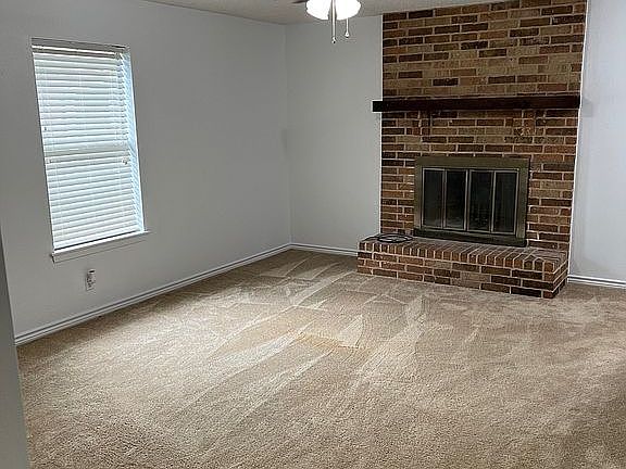 3rd image of 1311 Herring Ave