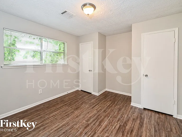 13706 Oleoke Ln — Photo 12