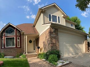 22471 E Ten Mile Rd, Saint Clair Shores, MI
