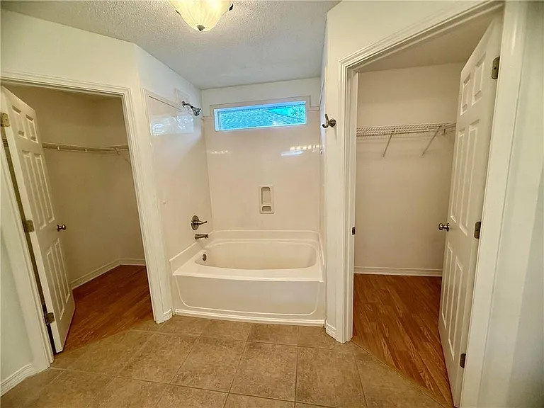 106 Northchase Ct — Photo 7