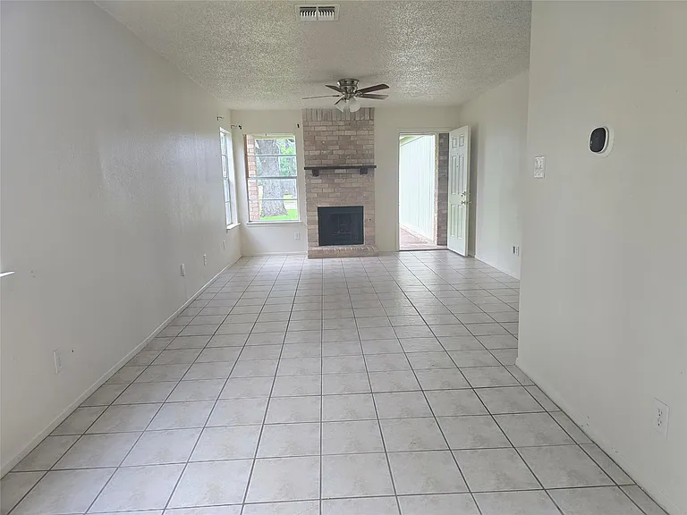 420 Vista West Ct #B — Photo 4