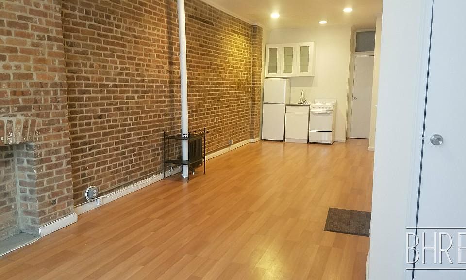 1st image of 75 Pineapple St APT 3A