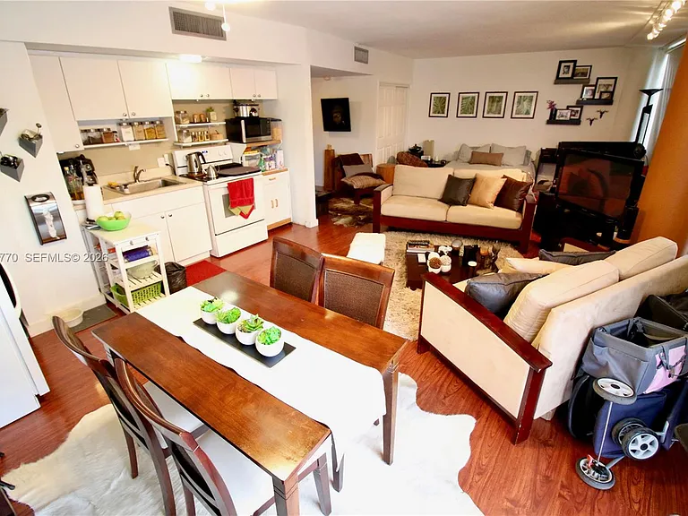 900 Bay Dr #215 — Photo 10