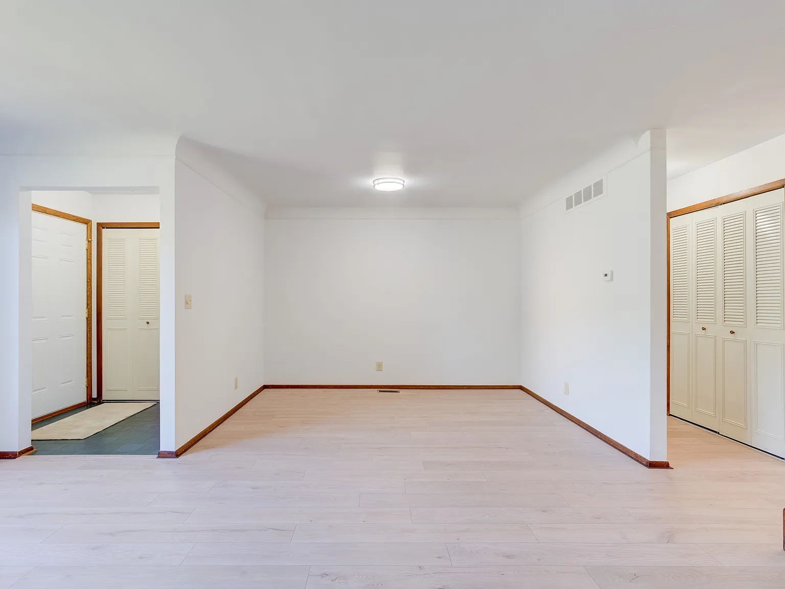 3 bed, 2.5 bath, 1620 sqft, $2,400 — Photo 4