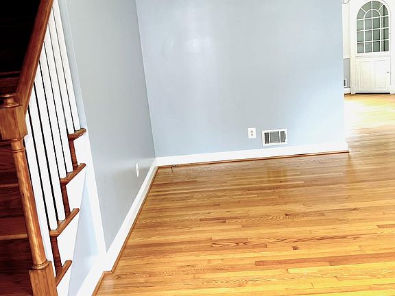 5th image of 209 Brandon Rd