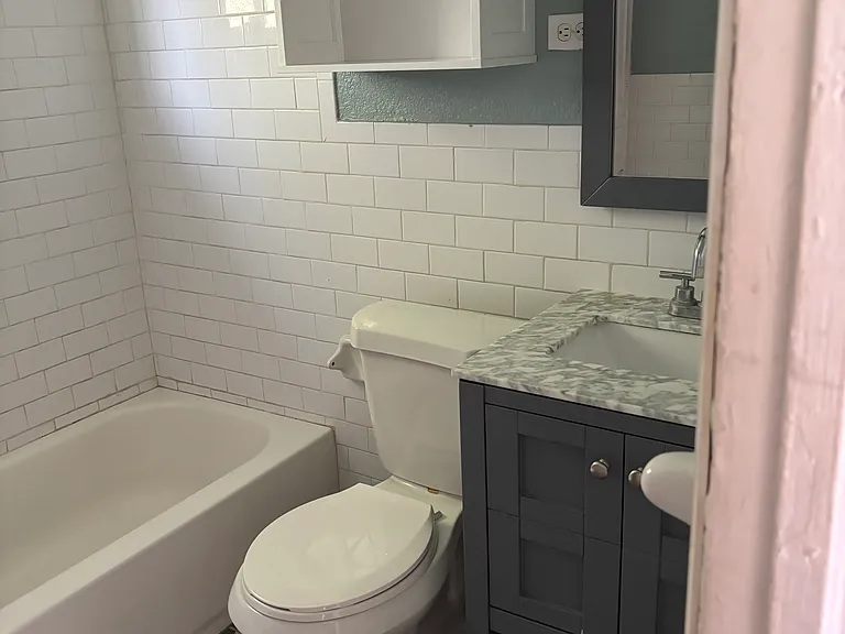 517 N Oak Cliff Blvd — Photo 4