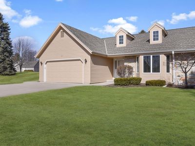 1521 Ridgewood DRIVE, West Bend, WI, 53095