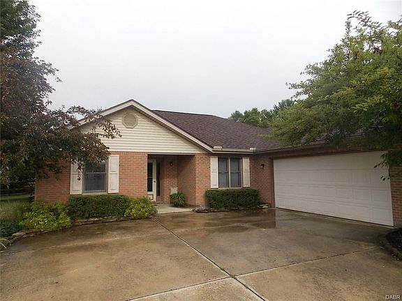 2nd image of 818 Bellaire Dr