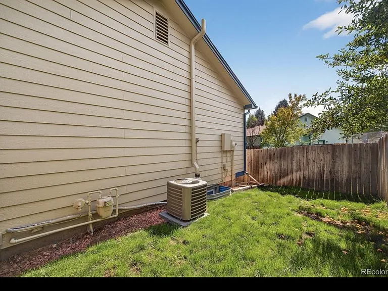 250 Cypress Ln — Photo 29