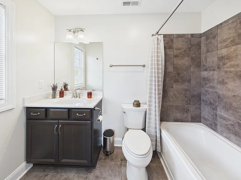 912 Kentwood Dr — Photo 33