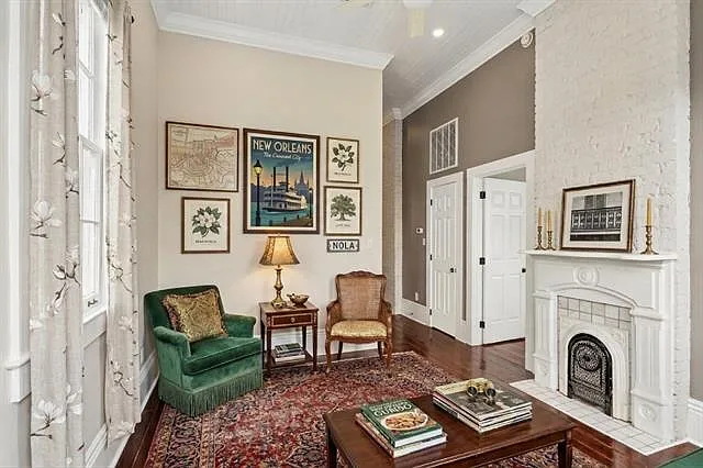 3 bed, 2.0 bath, 1566 sqft, $2,200 — Photo 2