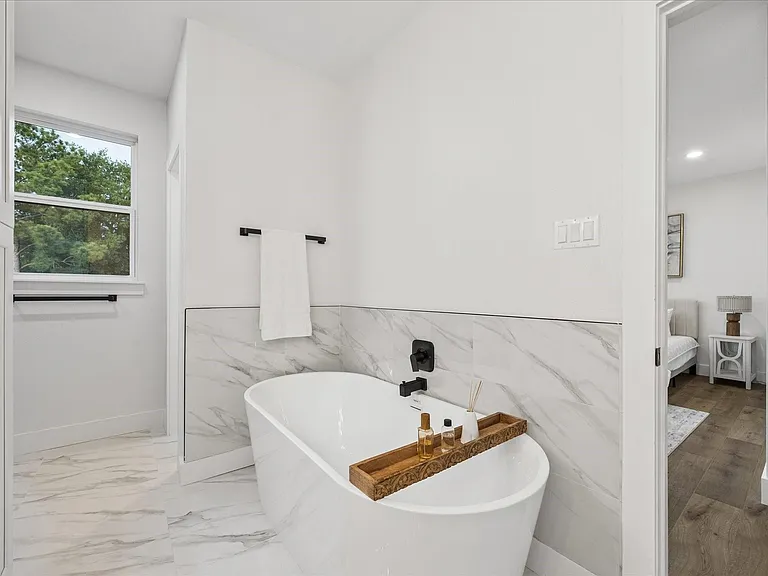 5811 Outer Banks St — Photo 16