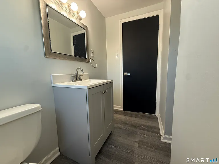 95 Burke St — Photo 6