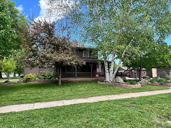 3rd image of 806 1st Ave