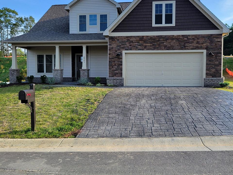 1st image of 1 Linn Cove Ct