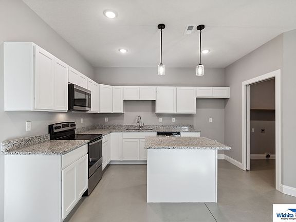 4th image of 1010-1012 W 55th St S #27f1f96ab