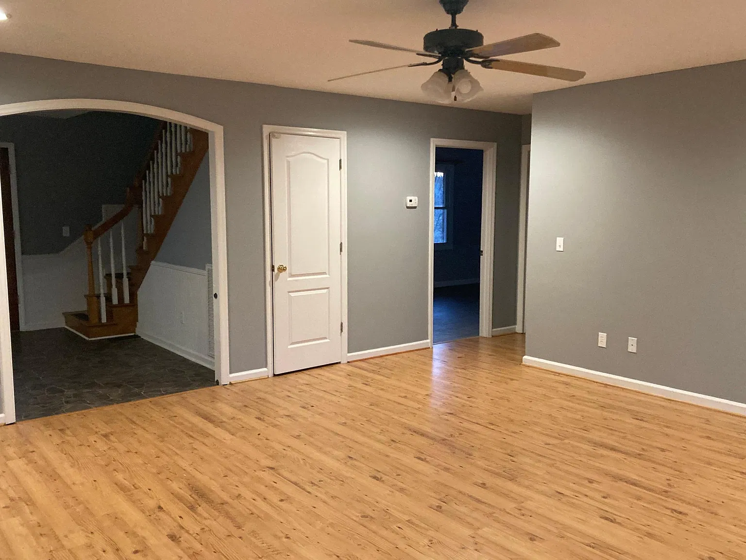 315 Mariposa Ln — Photo 3