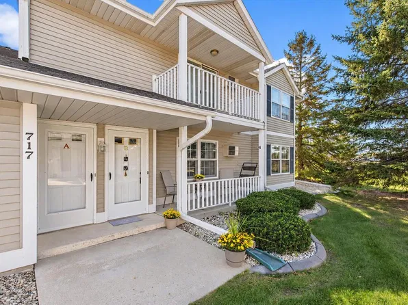 717 Canterberry COURT Unit B, West Bend, WI 53090