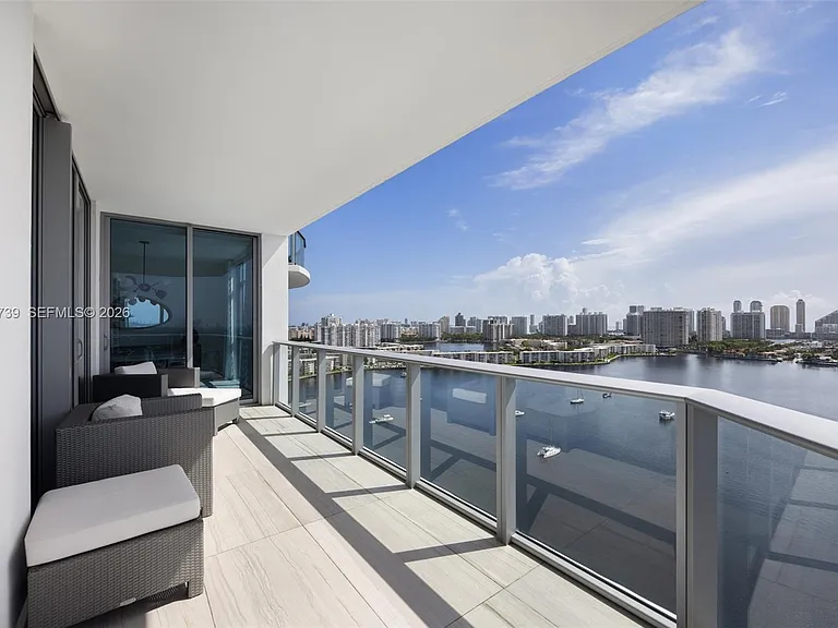 17301 Biscayne Blvd #2009 — Photo 2