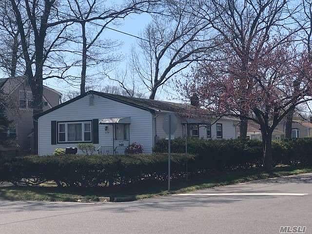 1st image of 279 Waldo St