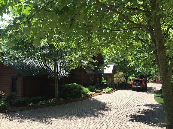 4th image of 100 Woody Ln