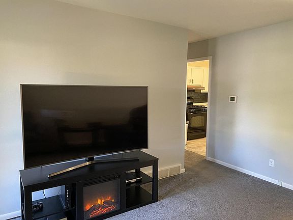 5th image of 305 Mecherle Dr