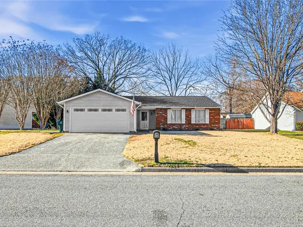 212 Anne Dr, Newport News, VA 23601