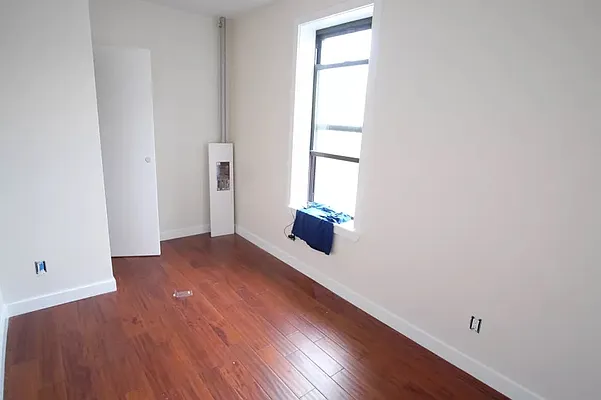 Rented by Link NY Realty | media 50