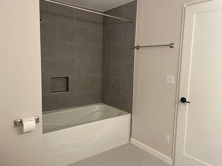 810 Taylor Ave N #220 — Photo 13