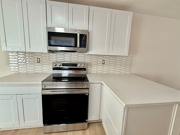 3rd image of 4243 Timberglen Rd