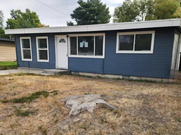 825 S 12 E, Mountain Home, ID 83647