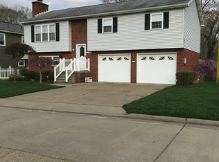 5708 8th Ave, Vienna, WV