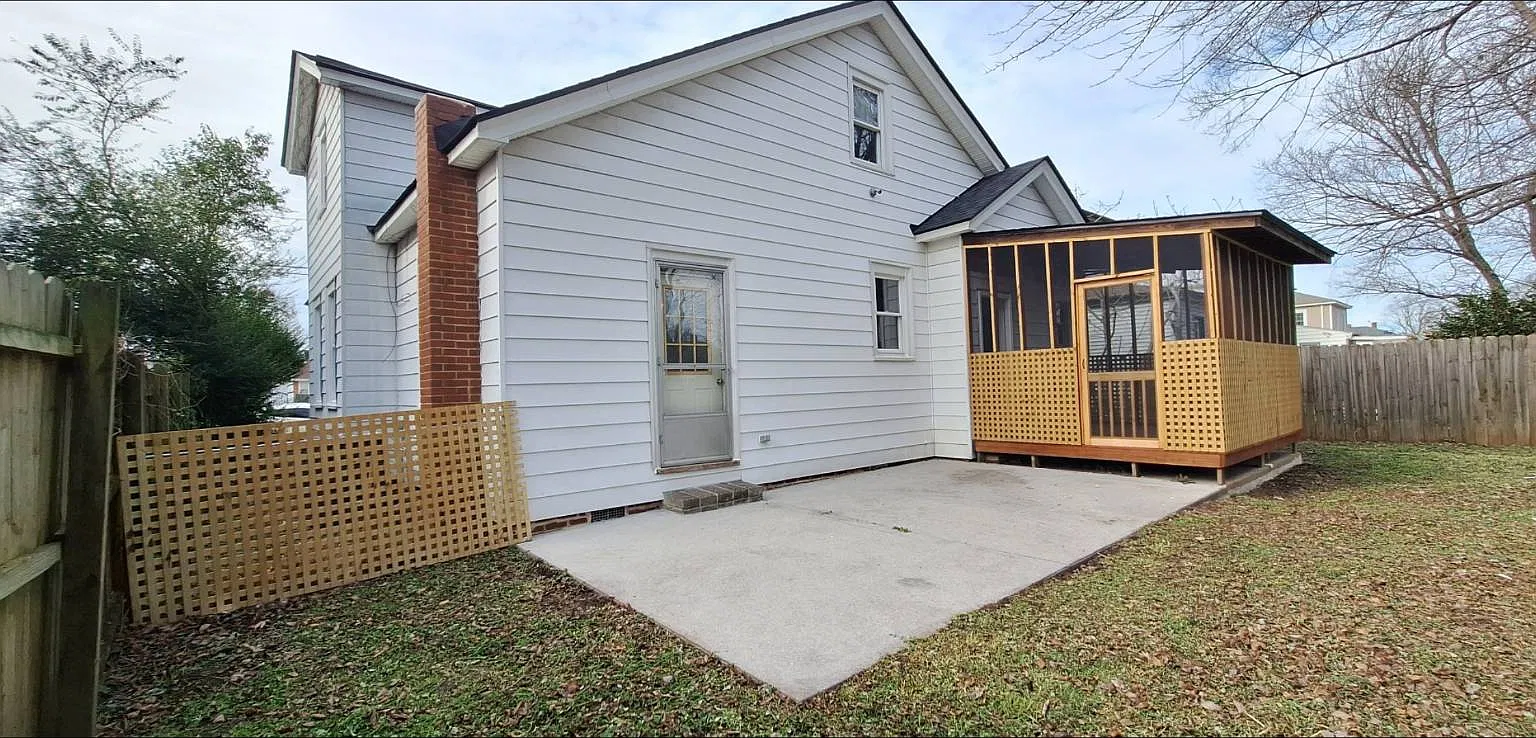 6 bed, 3.0 bath, 2400 sqft, $3,200 — Photo 3