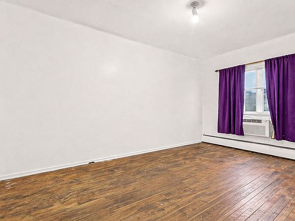 3rd image of 989 Schenck Ave