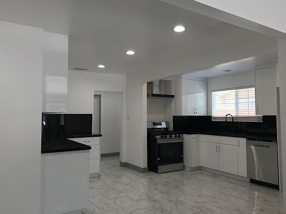 4th image of 6126 Bellingham Ave