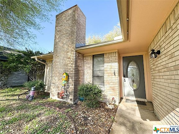 3rd image of 907 Taos Dr