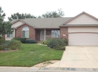 917 E Saddle Run St, Mulvane, KS 67110