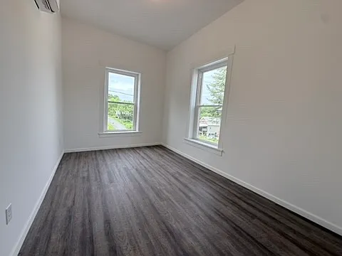 127 Susanna St — Photo 7