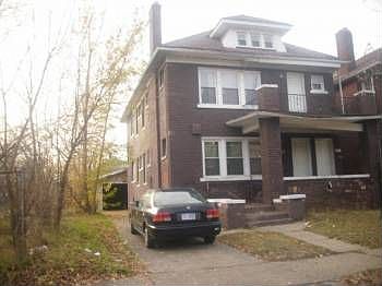 2nd image of 8909 Quincy St