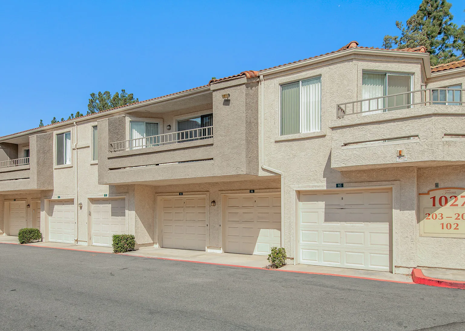 2 bed, 1086 sqft, $2,600 — Photo 1