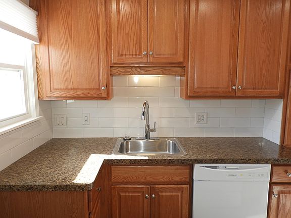 4th image of 24511 W Chicago St