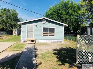 544 N 10th St, Raymondville, TX 78580