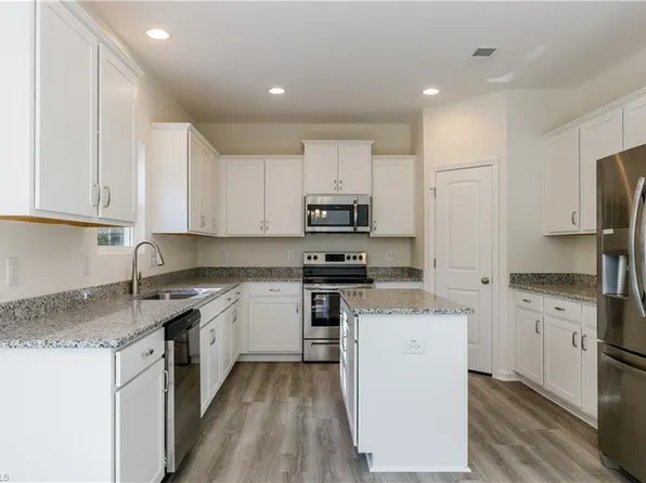 3534 Grandview Crossing Ln, Pfafftown, NC 27040