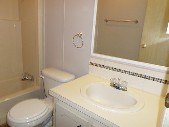 5th image of 1260 Lakeside Dr