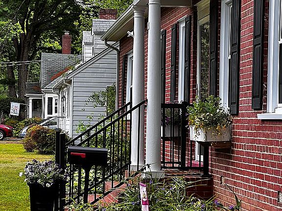 4th image of 2602 Lincoln Ave