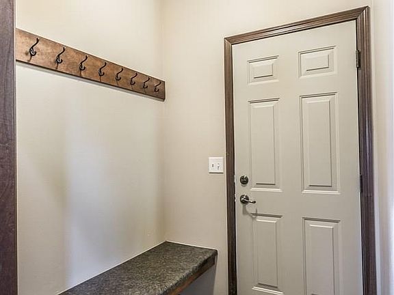 4th image of 702 Brannon Dr