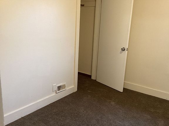 5th image of 2825 N Fratney St APT 4