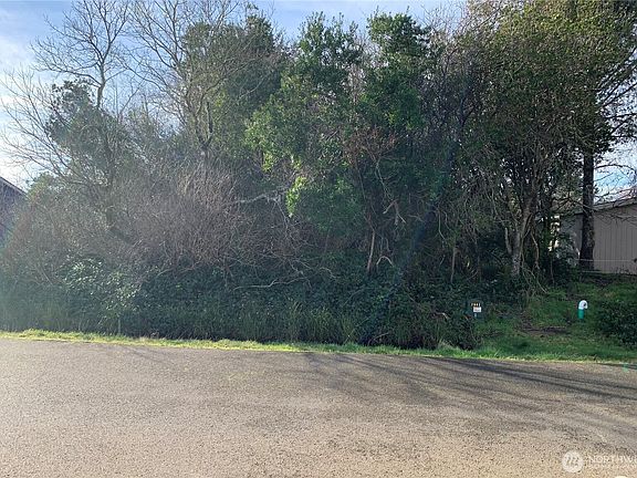 5th image of 345 S Wynoochee Drive